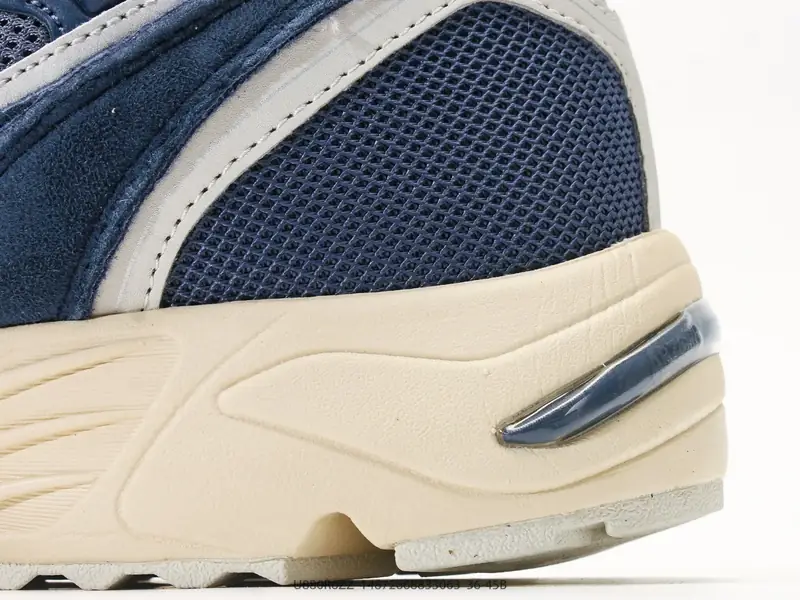 New Balance Scarpe sportive Retro Resistente Basso U880R6ZZ #14872668833063